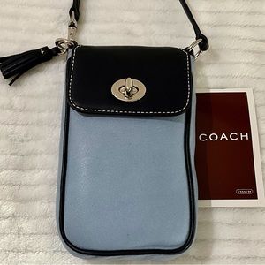 Coach NWT Vintage Womens Turn Closure Wristlet